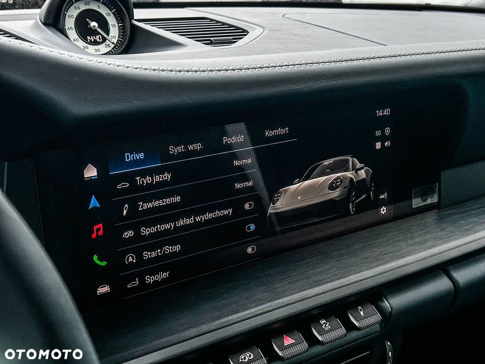 Porsche 911 Carrera T-Hybrid 4 GTS - 16