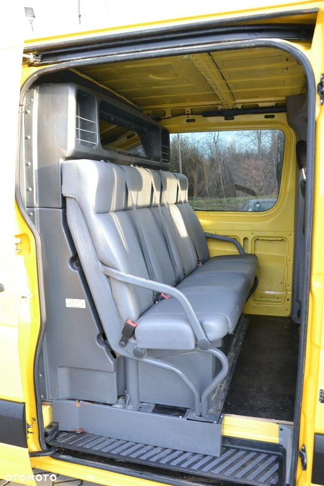 Mercedes-Benz Sprinter - 20