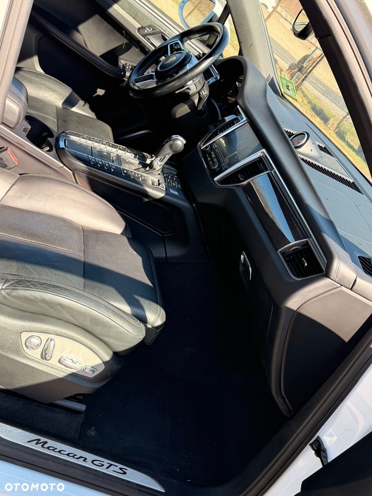 Porsche Macan - 12