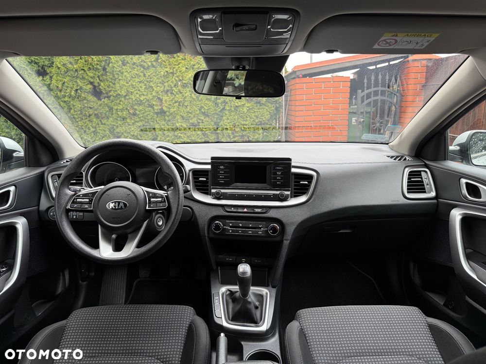 Kia Ceed - 12