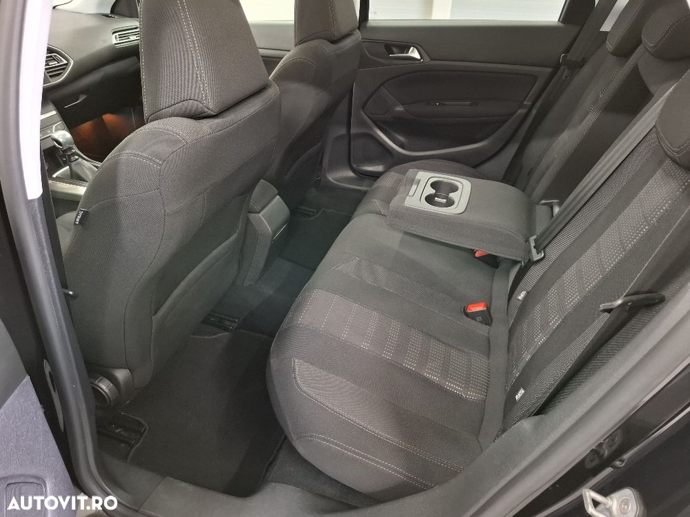Peugeot 308 1.2 L PureTech Turbo Allure - 13