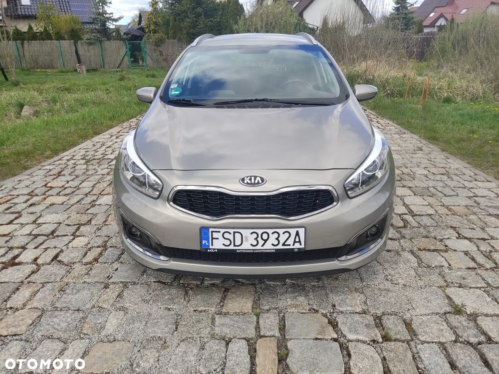 Kia Ceed 1.6 GDI Dream Team Edition - 6