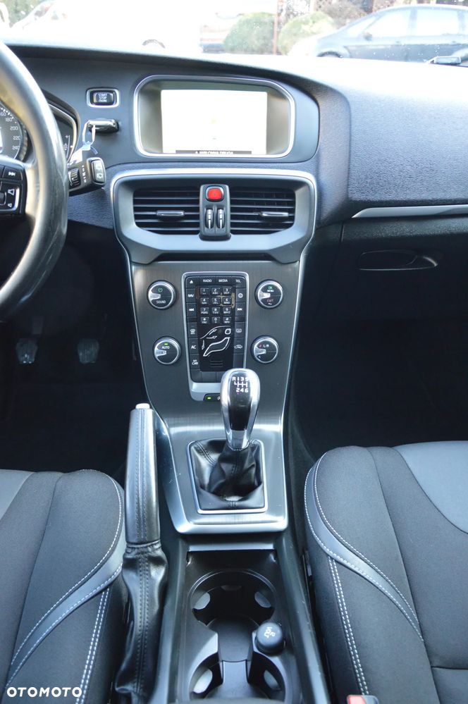 Volvo V40 - 20