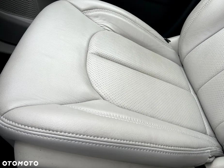 Chrysler Pacifica - 10