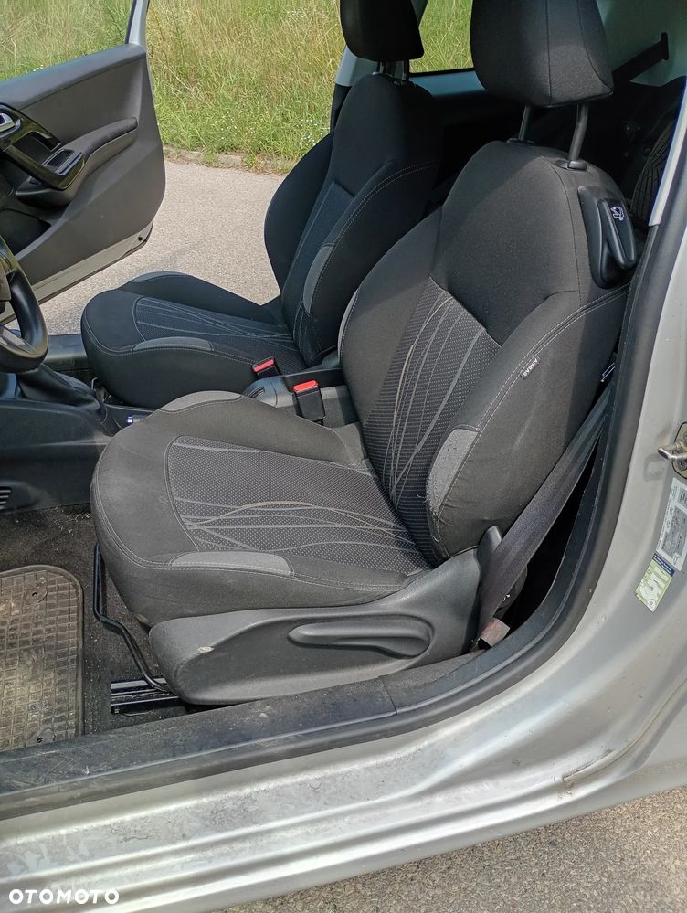 Peugeot 208 PureTech 68 Active - 12