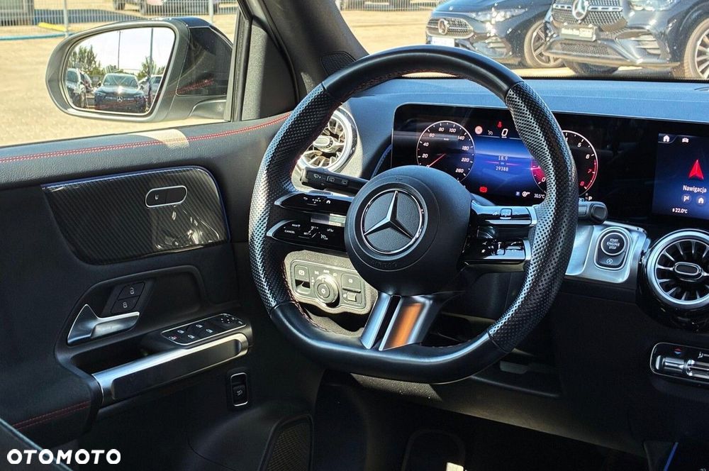 Mercedes-Benz GLB - 17