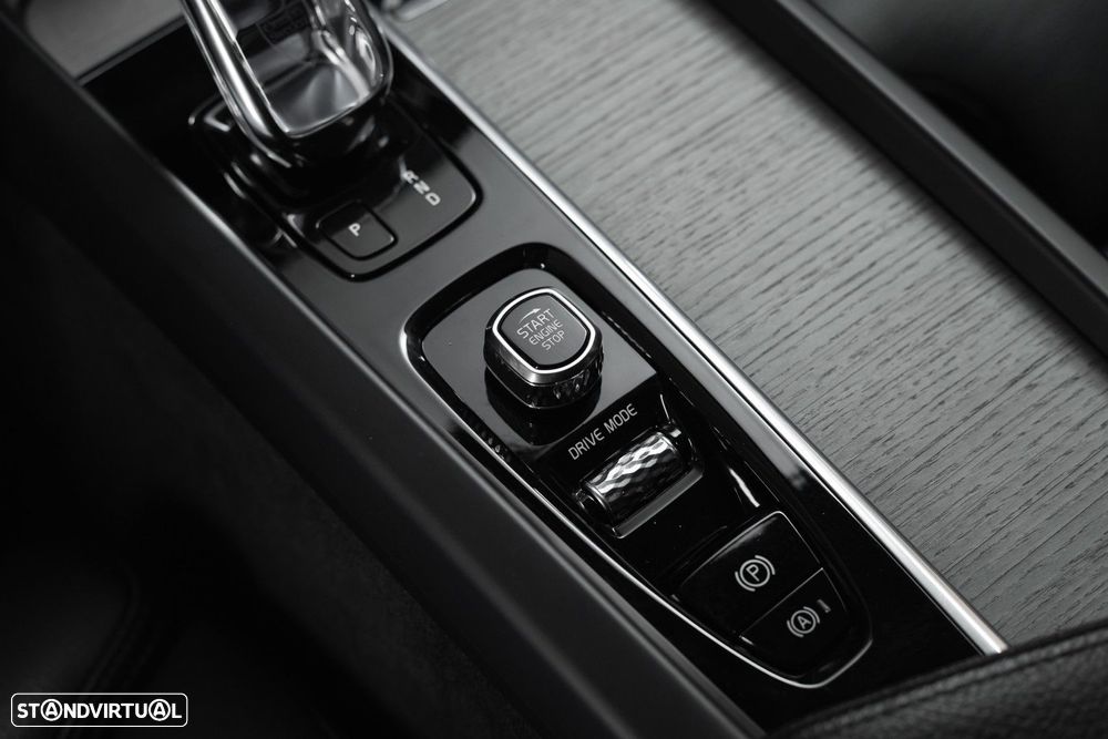 Volvo V60 2.0 B4 Momentum Geartronic - 27