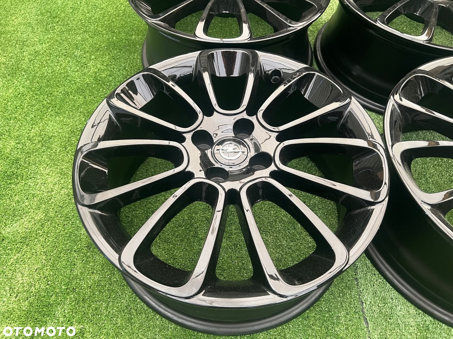KOMPLET FELG FELGI ALU OPEL CORSA ADAM 17 4X100 ET44 ORYGINALNE IDEALNE - 4