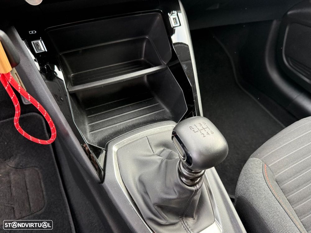 Peugeot 208 1.2 PureTech Active Pack - 17