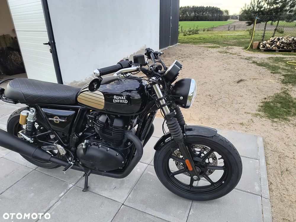 Royal Enfield Interceptor - 4