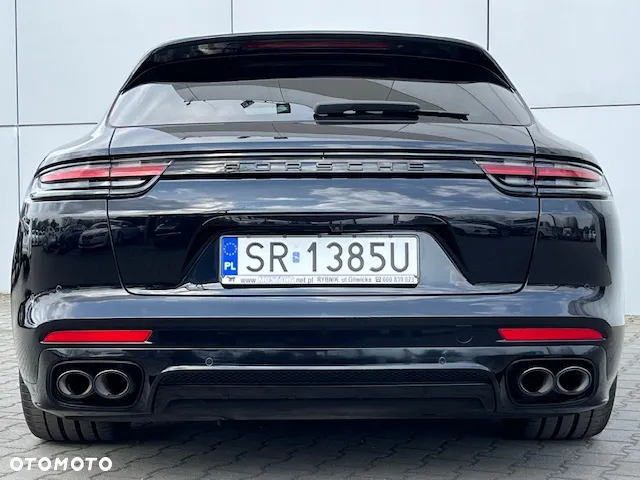Porsche Panamera 4 e-Hybrid Sport Turismo 10 Years Edition - 11