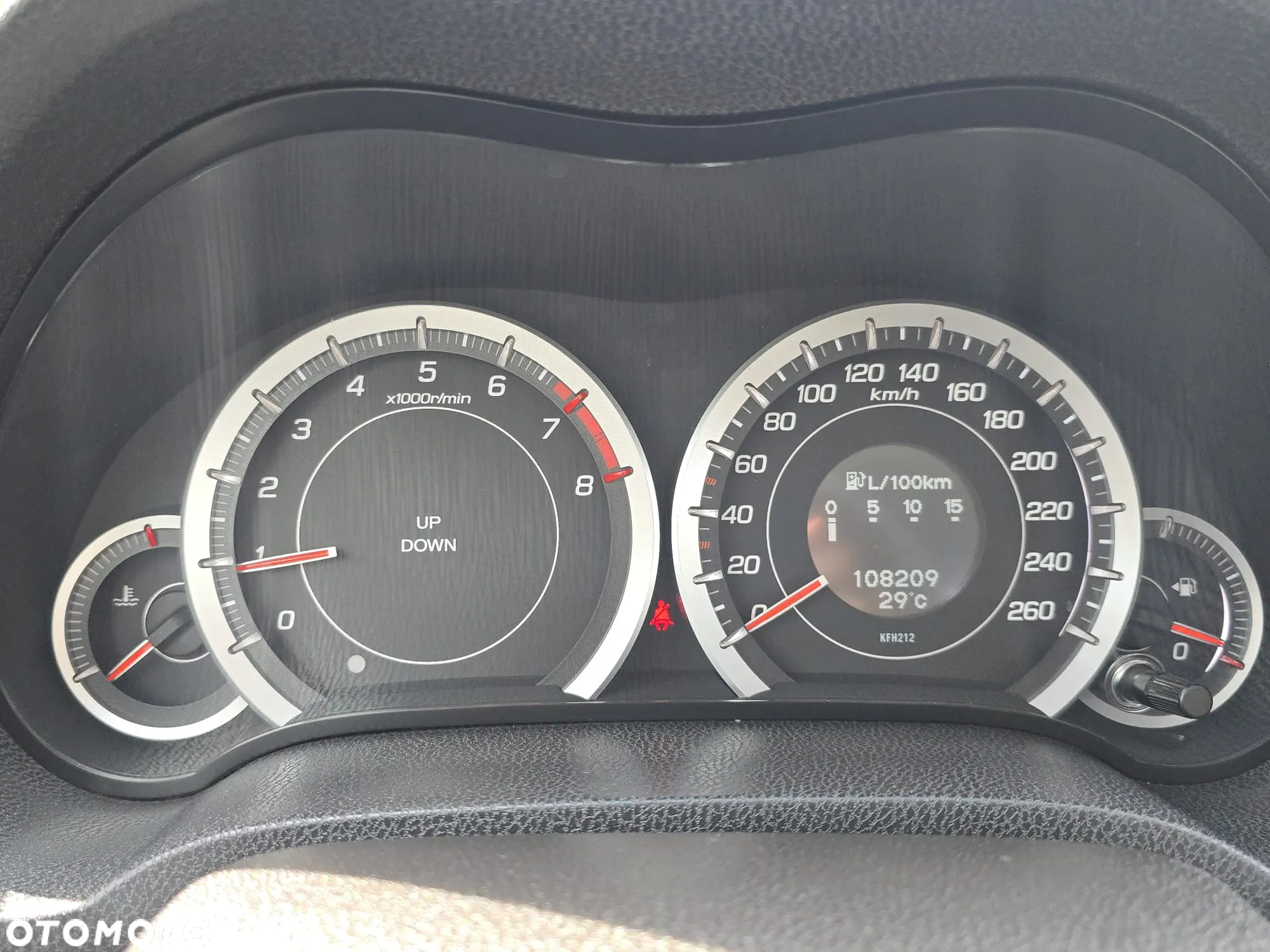 Honda Accord 2.0 Executive - 9