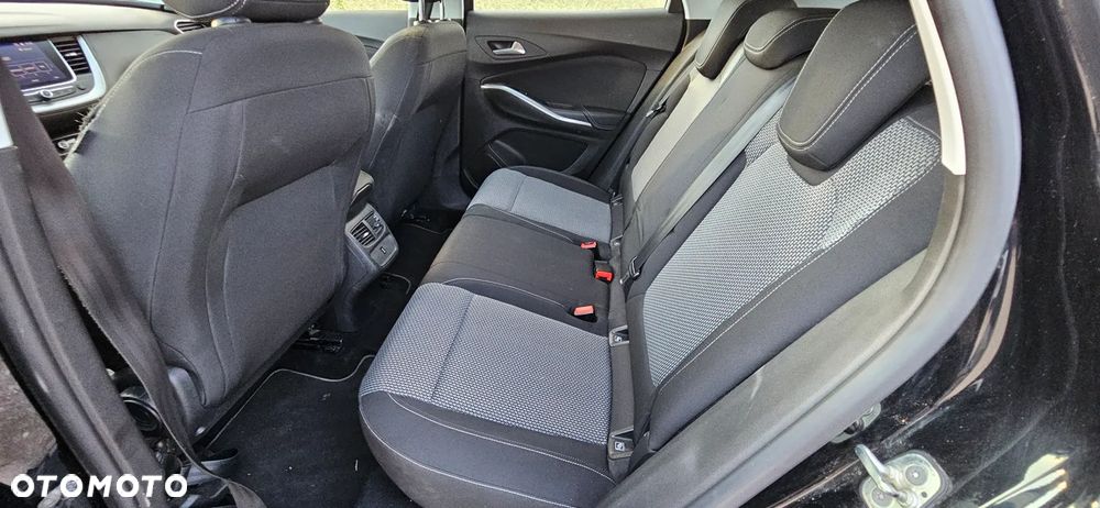 Opel Crossland X - 17