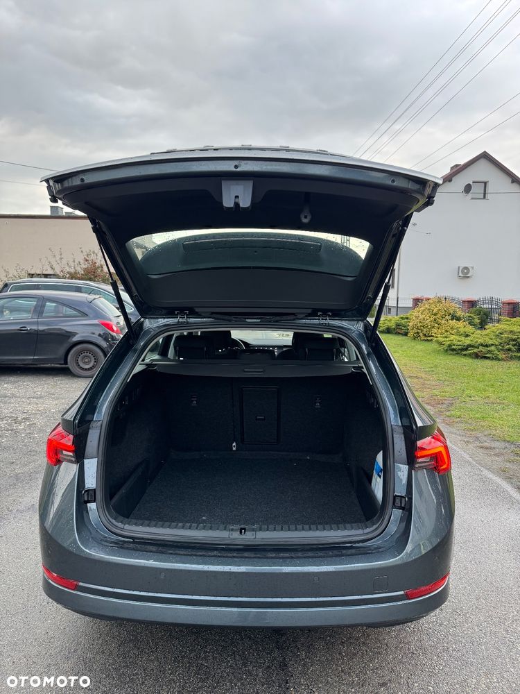 Skoda Octavia Combi 2.0 TDI DSG Ambition - 9