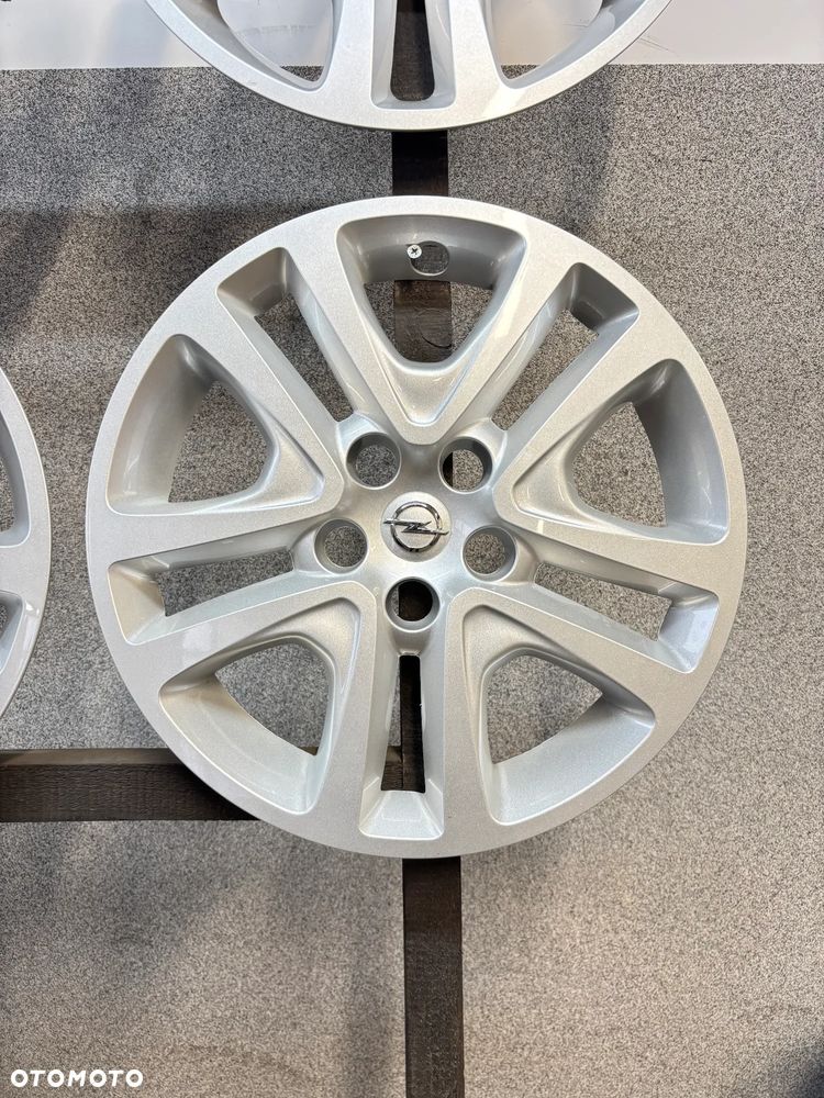4 Kołpaki Opel Astra J, K 5x105, 16", Strukturalne 13409779 AAMV - 5