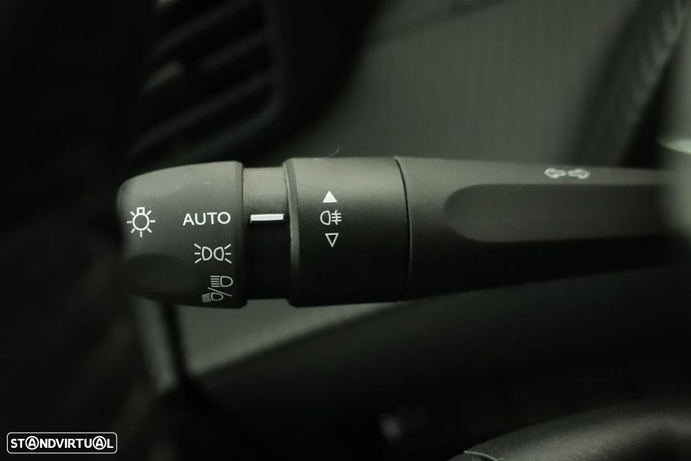 Peugeot 2008 1.2 PureTech Allure - 16