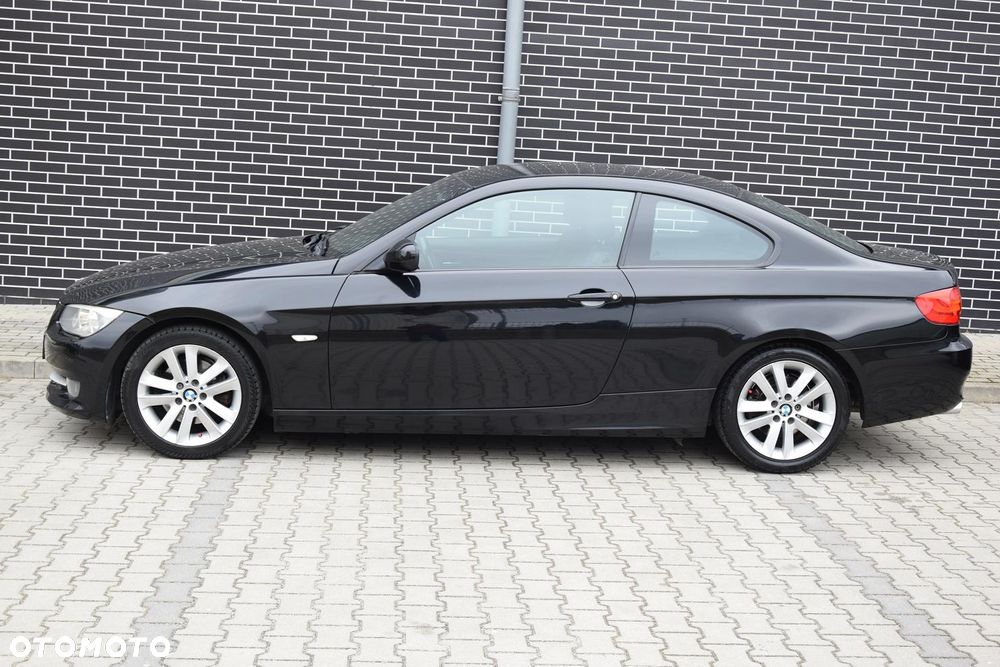 BMW Seria 3 320d Edition Exclusive - 4