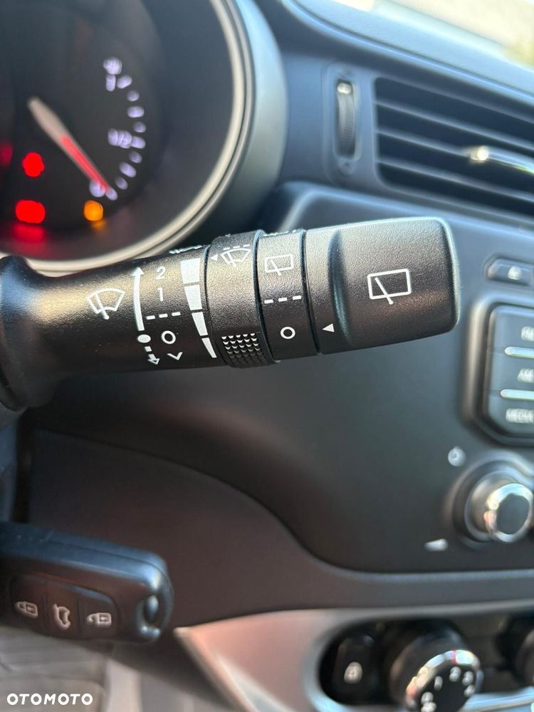 Kia Rio 1.2 L - 16
