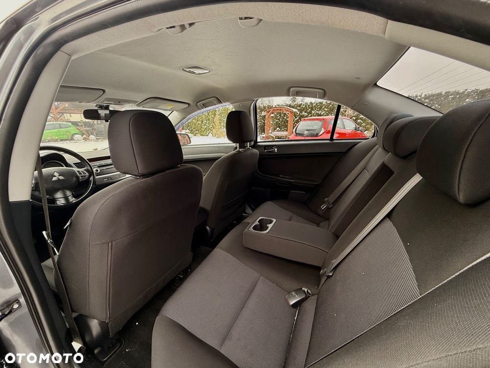 Mitsubishi Lancer - 26