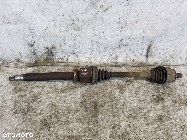 PÓŁOŚ PRZÓD PRAWA DŁUGA VOLVO V60 S60 II 1.6 D 31367151