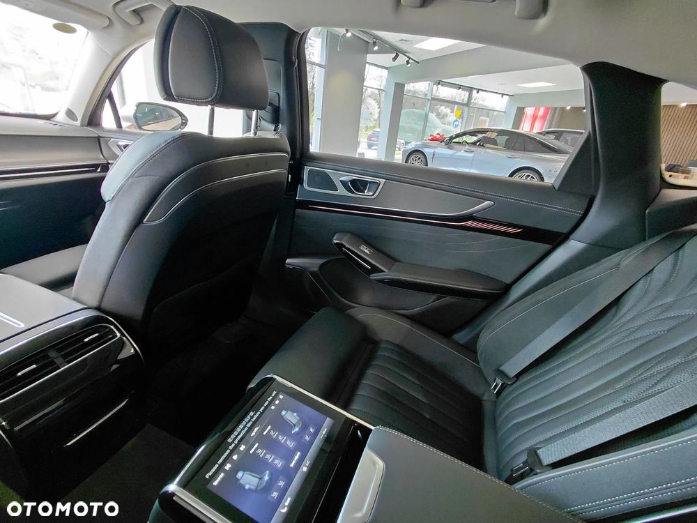 Hongqi H9 2.0T Deluxe - 13