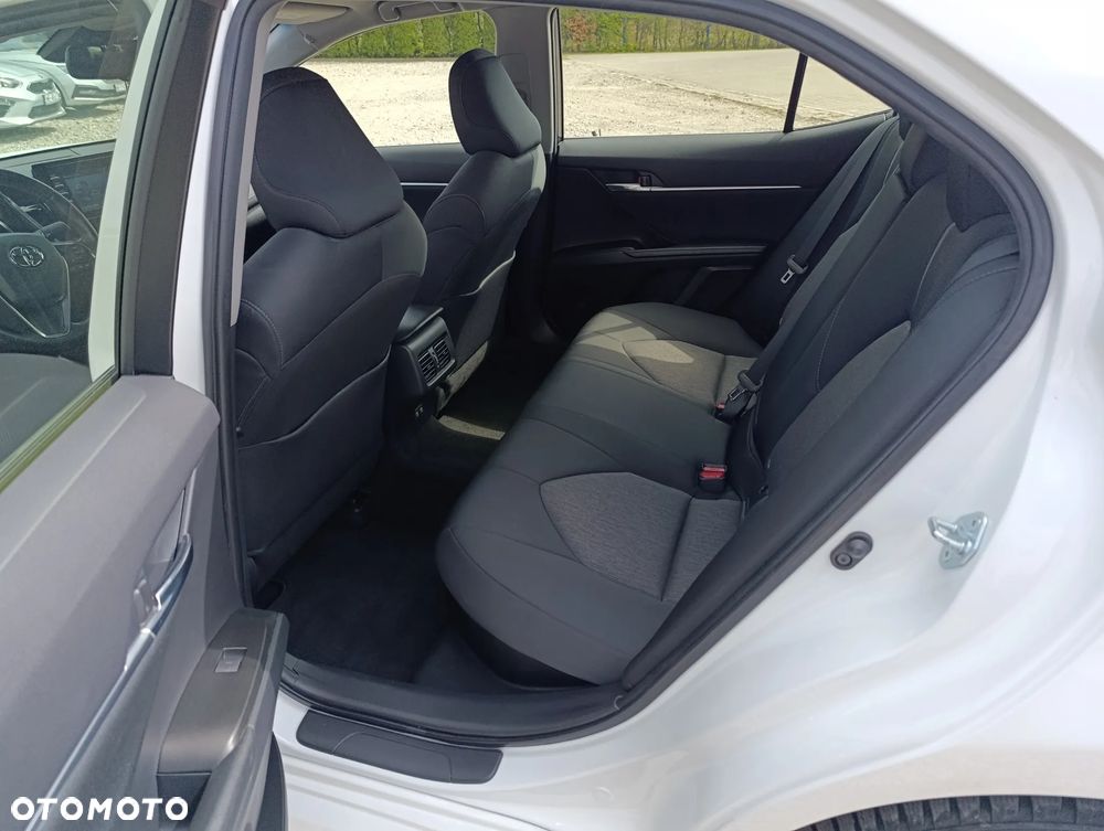 Toyota Camry 2.5 Hybrid Comfort CVT - 16