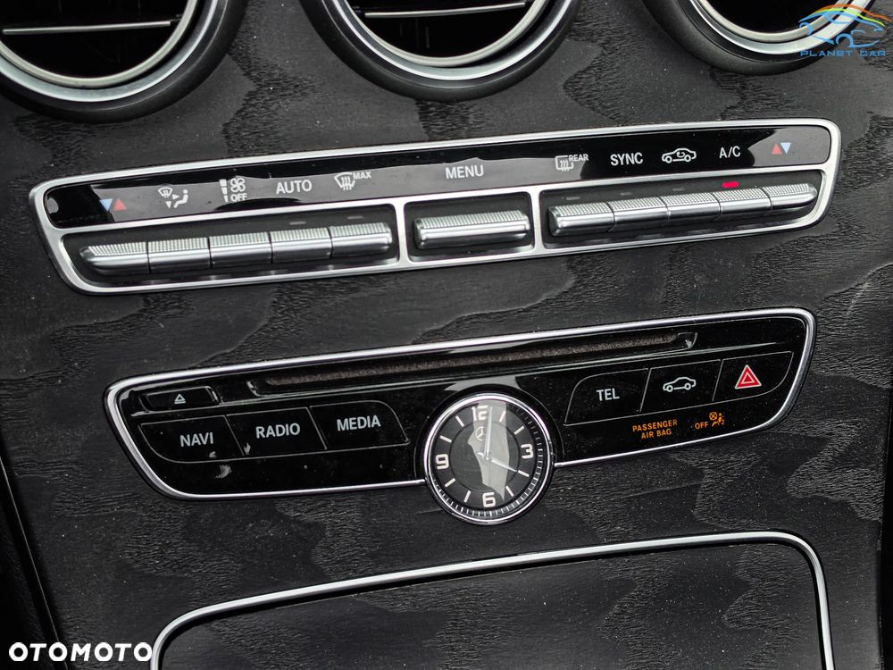Mercedes-Benz Klasa C 300 4Matic 9G-TRONIC AMG Line - 34