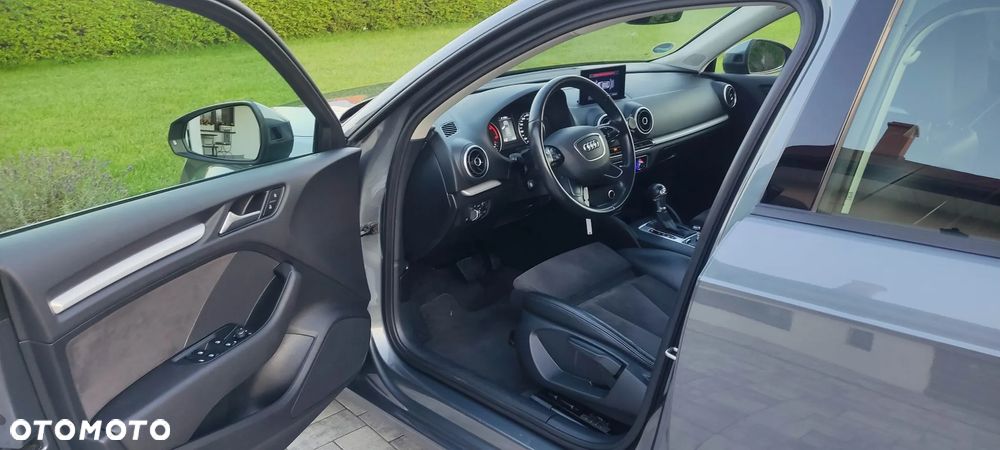 Audi A3 Sportback 2.0 TDI S tronic - 19