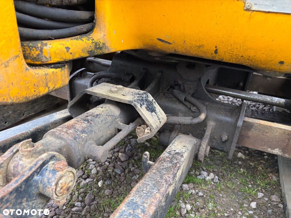 JCB 8018 - 17