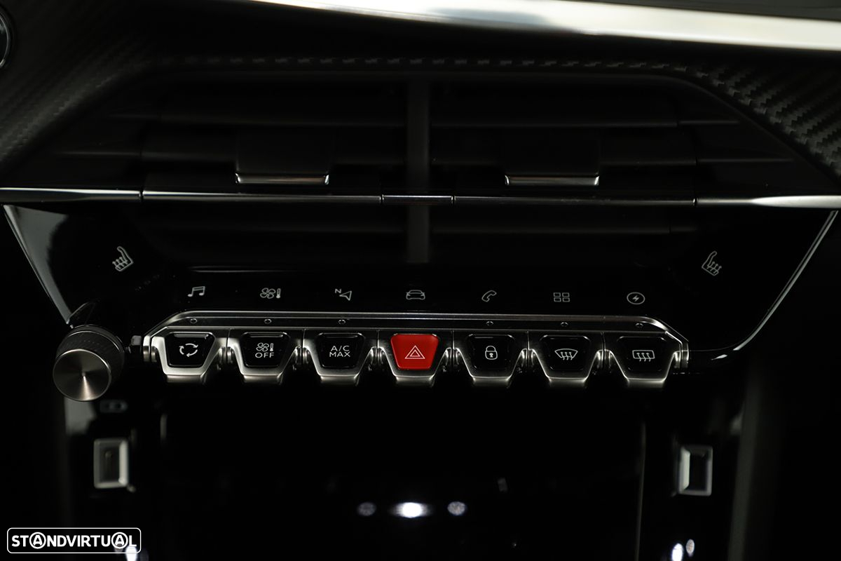 Peugeot e-2008 - 11