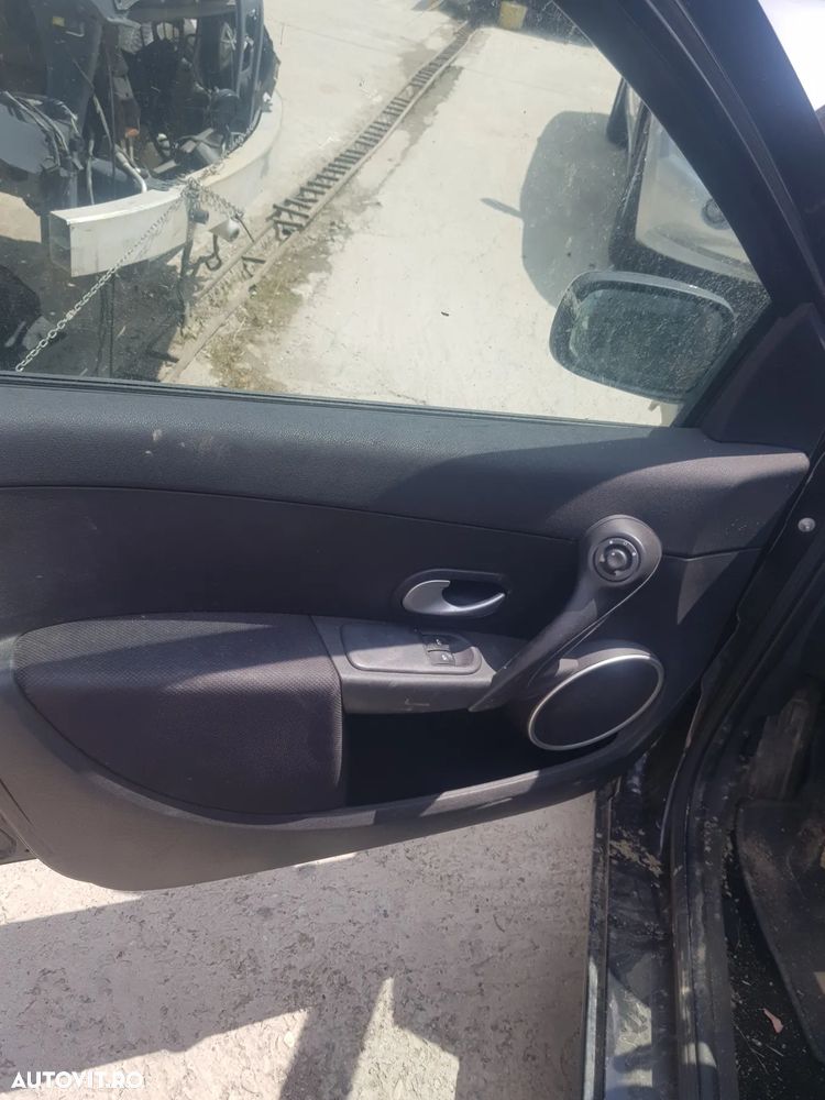 DEZMEMBREZ RENAULT CLIO 3 MOTOR 1.6 avariat frontal 16v fabr 2008 - 4