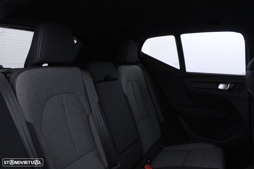 Volvo XC 40 2.0 B3 Plus Dark - 16