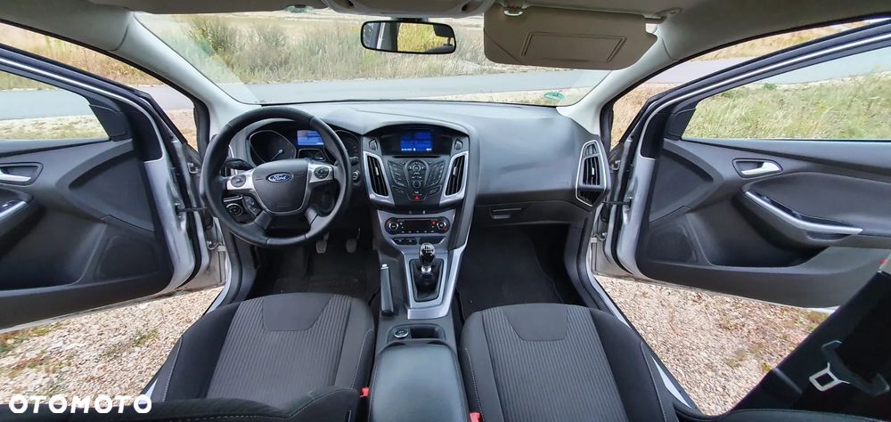 Ford Focus 2.0 TDCi DPF SYNC Edition - 9