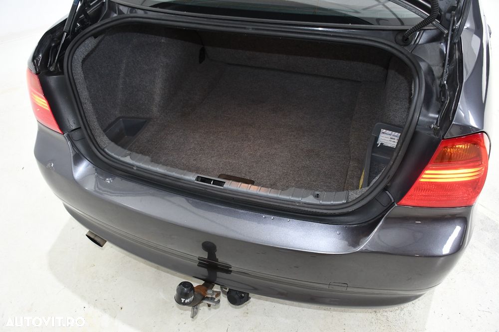 BMW Seria 3 318i - 16