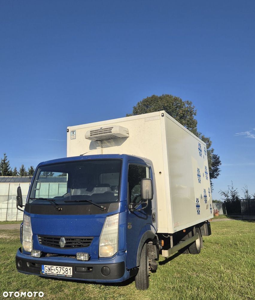 Renault Maxity - 8