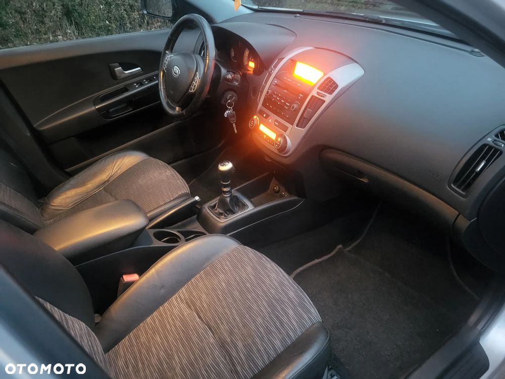 Kia Ceed 1.4 Comfort + - 5