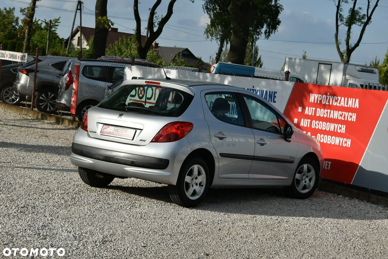 Peugeot 207 - 11