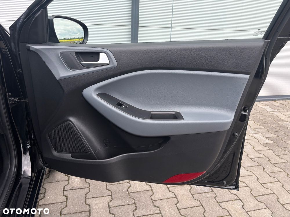 Hyundai i20 blue 1.2 Classic - 31