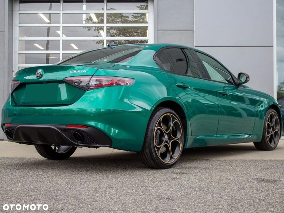 Alfa Romeo Giulia 2.0 Turbo Intensa Q4 - 6