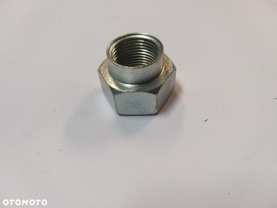 Nakrętka piasty koła przód/tył  AUDI 80, 90, A4, A6; FIAT CINQUECENTO, SEICENTO / 600, UNO; VW GOLF - 2
