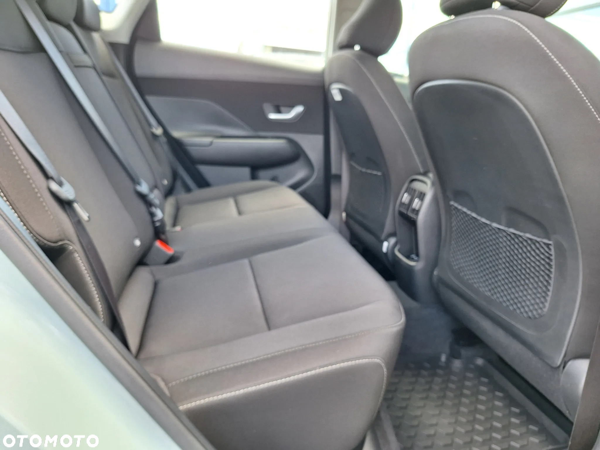 Hyundai Kona - 16