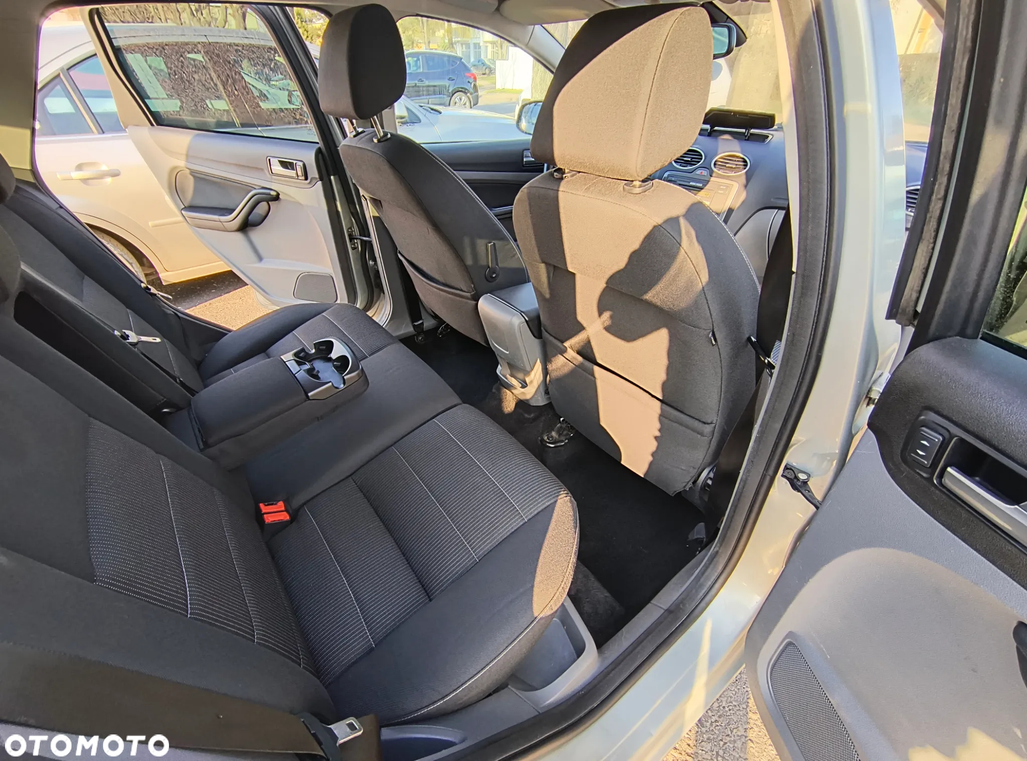 Ford Focus 1.6 16V Ghia - 26