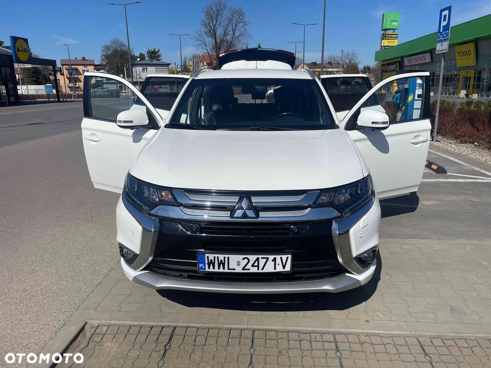 Mitsubishi Outlander - 1