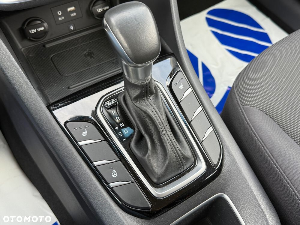 Hyundai IONIQ 1.6 GDI Premium - 25