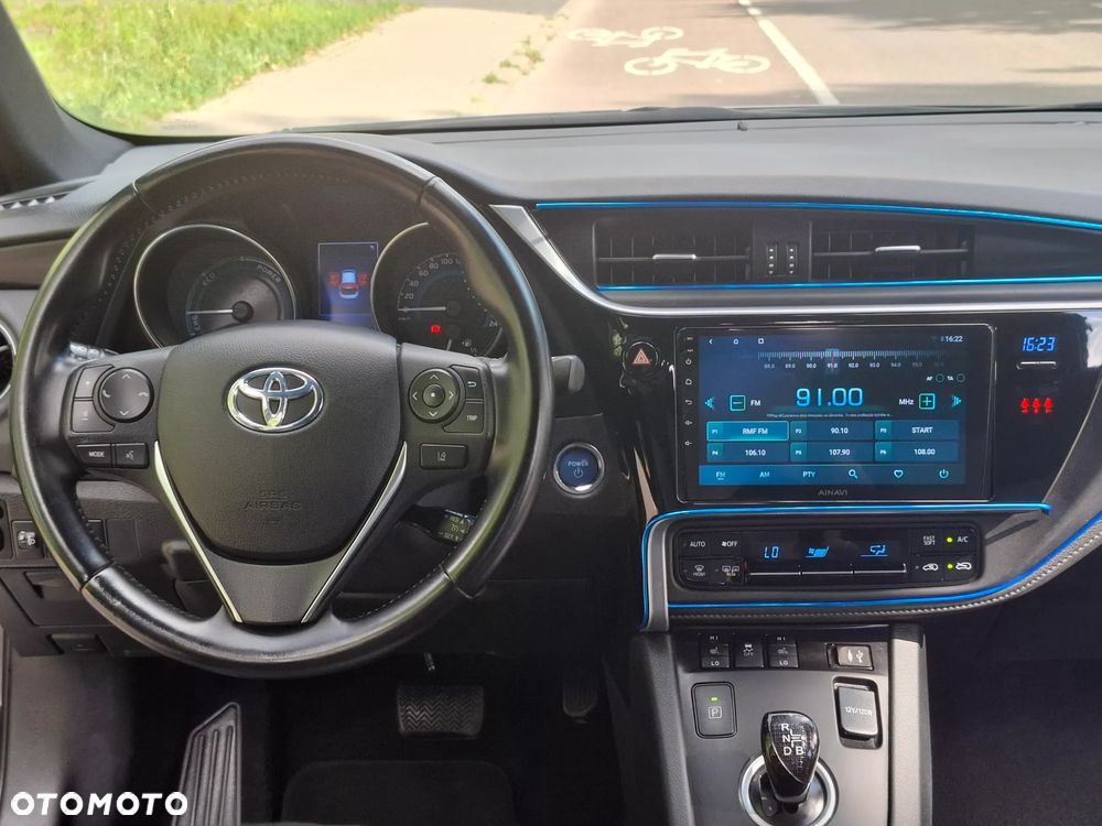 Toyota Auris - 12