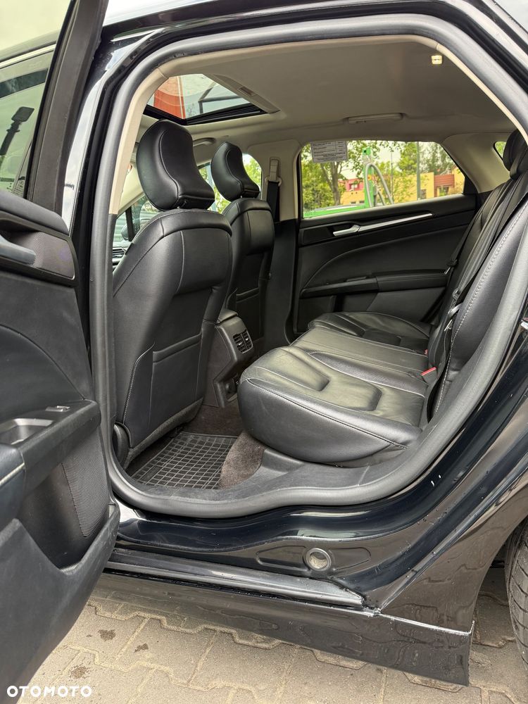 Ford Fusion - 11