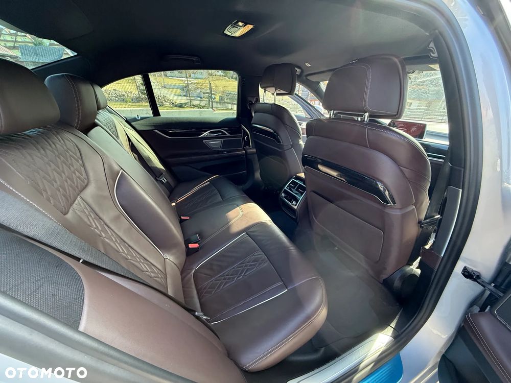 BMW Seria 7 - 28