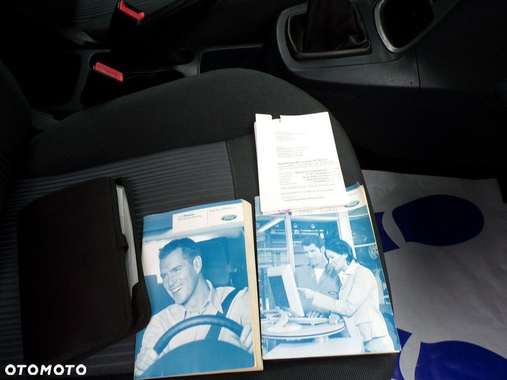 Ford Fiesta - 24