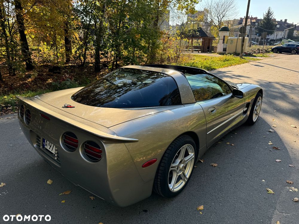 Chevrolet Corvette - 8
