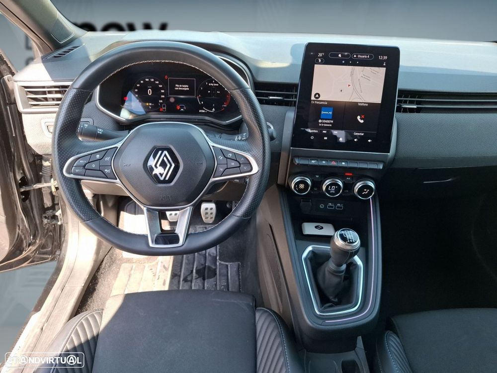 Renault Clio — fotografia 13